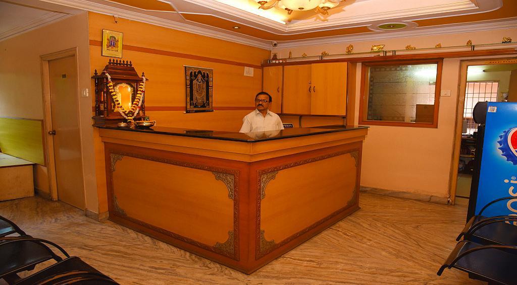 Hotel Vishnu Residency Вишакхапатнам Экстерьер фото