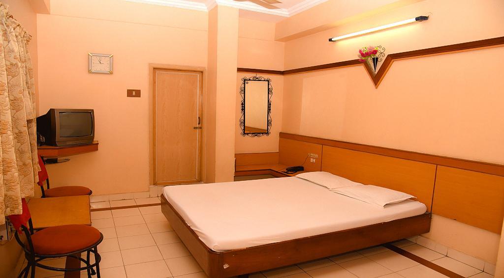 Hotel Vishnu Residency Вишакхапатнам Экстерьер фото